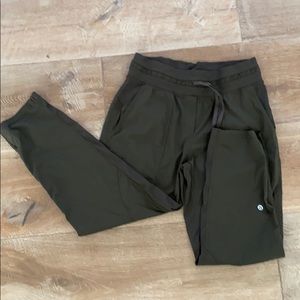 Lululemon dance studio crop pants